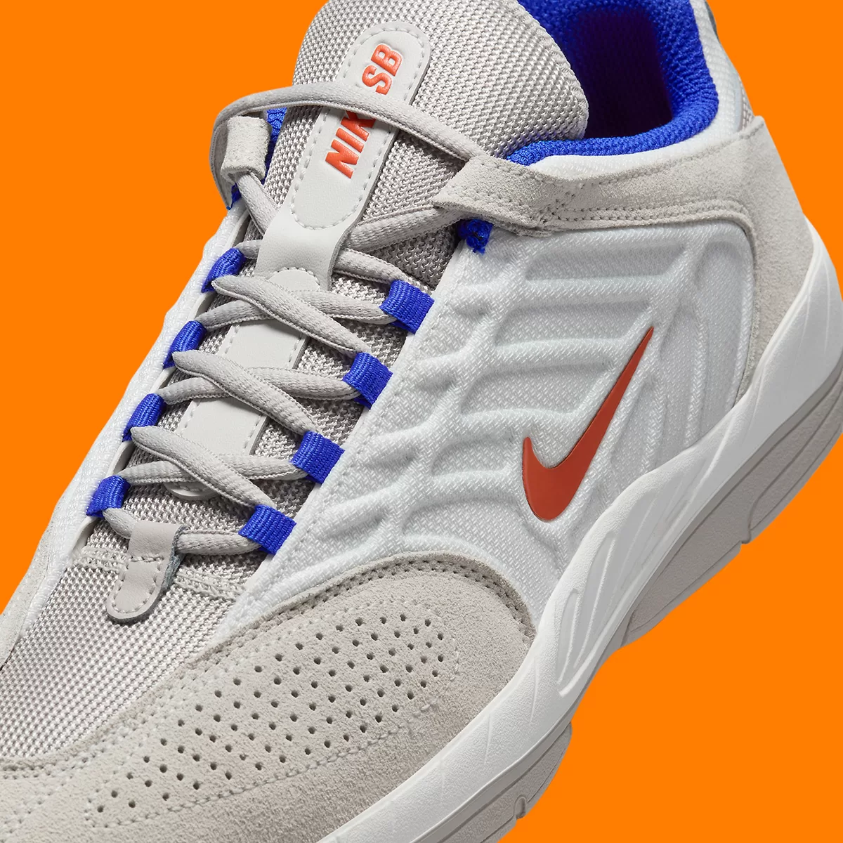 “Knicks” Orange & Blue Arrives On The Nike SB Vertebrae